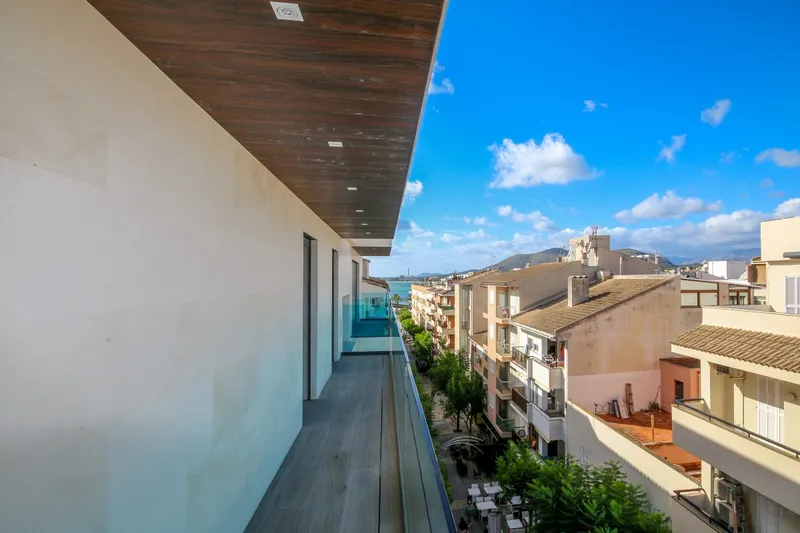 Luxurious Penthouse in the Heart of Puerto Alcúdia — photo 1