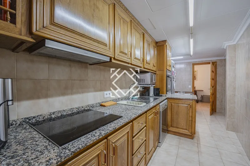 Spacious and bright flat for sale with a large terrace in Puerto de Alcudia — photo 8