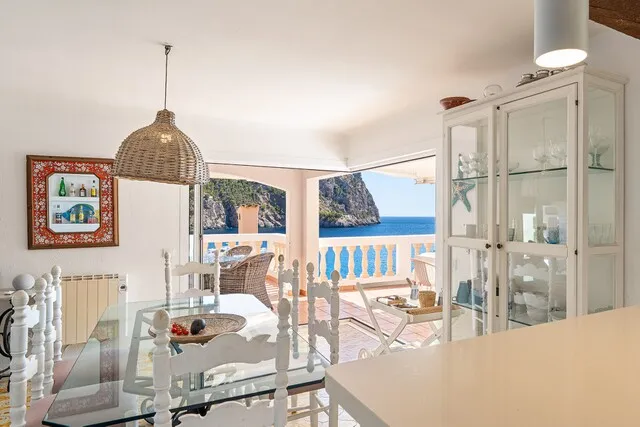 Seafront duplex penthouse for sale in Puerto Andratx, southwest Mallorca — photo 4