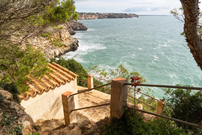 Villa on the front line in Cala Pi with infinite views of the Mediterranean – Absolute privacy 1 minute from the beach — photo 1