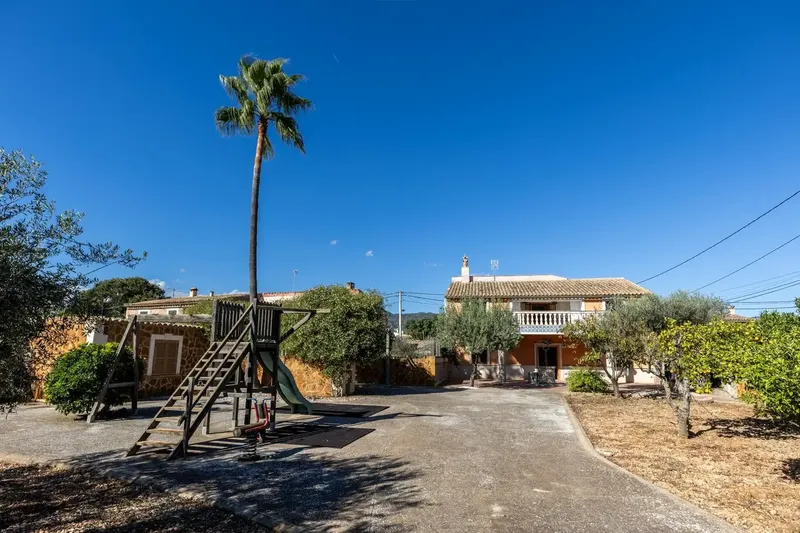 Spectacular house with large plot in Santa María del Camí — photo 3