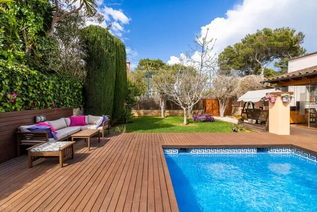 Family home with private garden and pool for sale in Port Adriano, Mallorca — photo 2