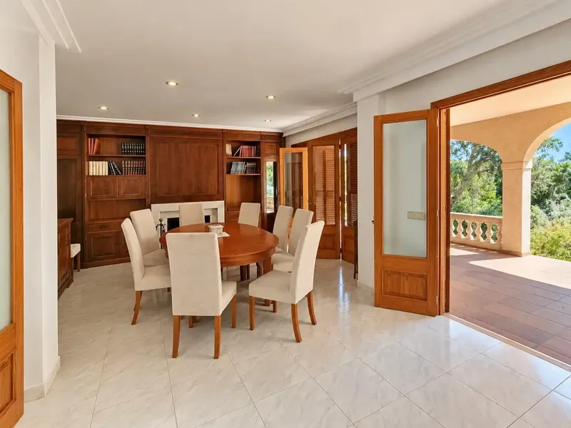 Chalet for sale with private pool, in one of the most prestigious areas of the island, Cala Bona, well known for its beautiful beaches. — photo 7