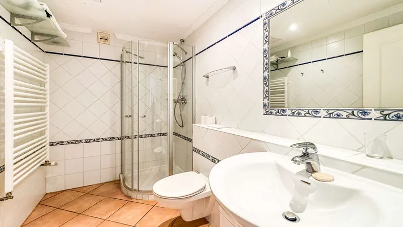 Sunny apartment with garden and separate studio near the beach — photo 7