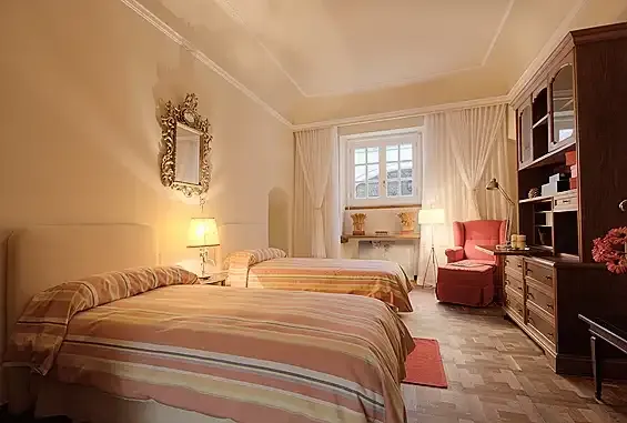 Rustic property in impeccable condition. The main house has: large hall; five bedrooms with en-suite bathroom; one toilet; two living rooms with fireplace, one d — photo 10