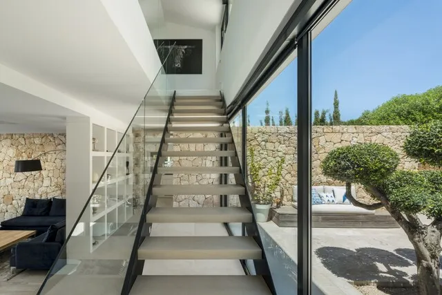 Stylish coastal villa with sea views for sale in Bonaire, North Mallorca — photo 9