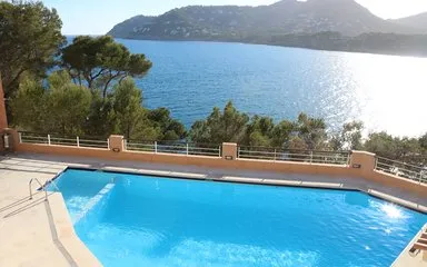 Terraced house with sea views — photo 1