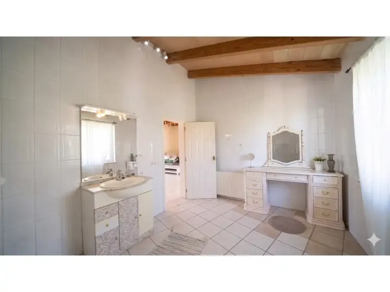Discover this spectacular luxury finca with guest house in Llucmajor, located in one of the quietest and most authentic areas of the south — photo 9