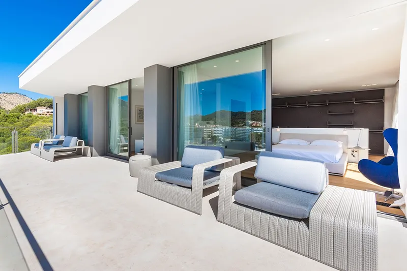 Unique designer villa with guest house and direct sea access — photo 9