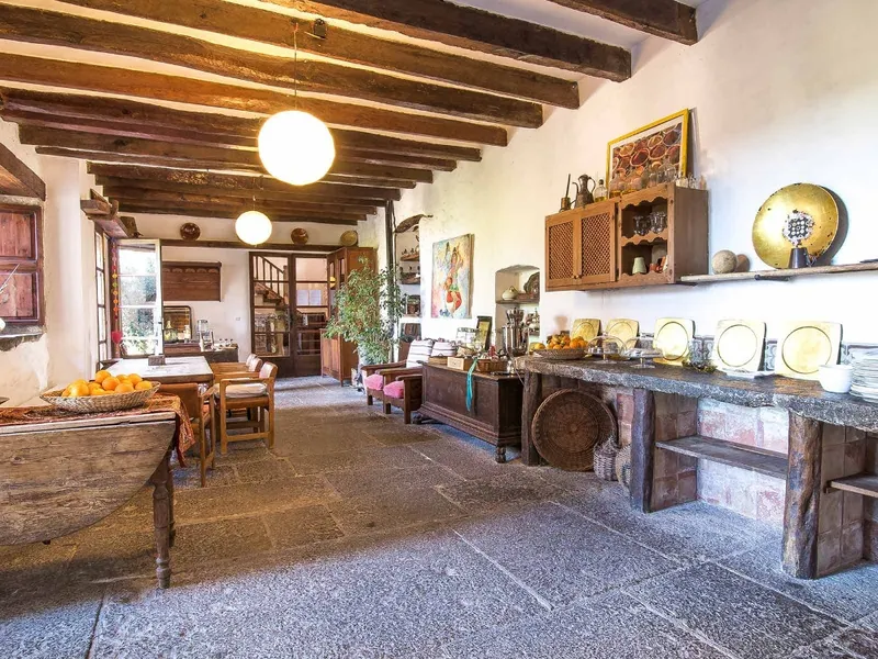 19th-century Mallorcan estate in need of renovation with sea views — photo 4