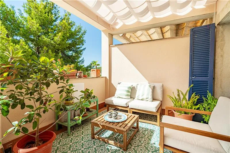 Apartment with terrace in a residential complex with swimming pool and open views — photo 3