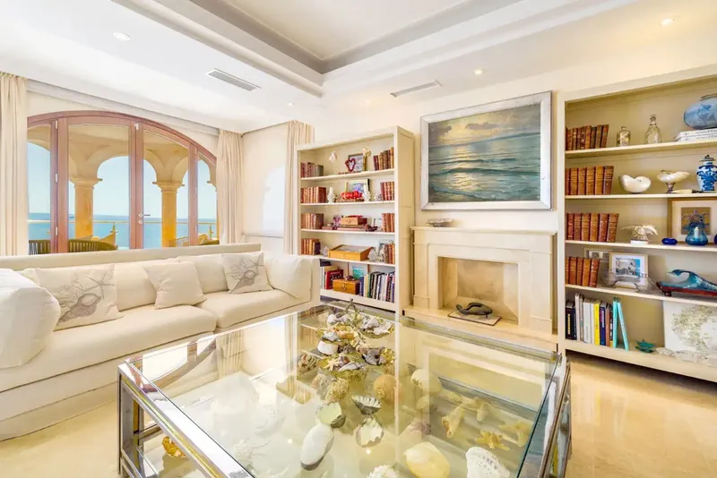 Exclusive villa for seasonal rental on the seafront in Portals Vells, Mallorca, with 7 bedrooms, 8 bathrooms, independent apartment — photo 7