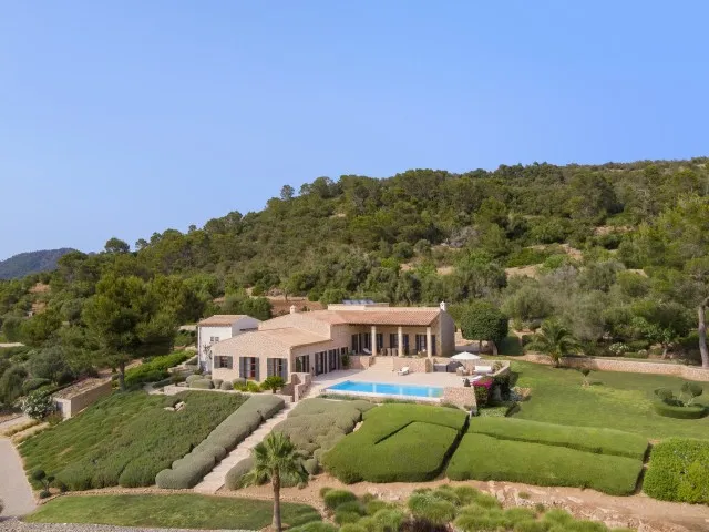 Luxury finca with immaculate gardens for sale near Artà, Mallorca — photo 9