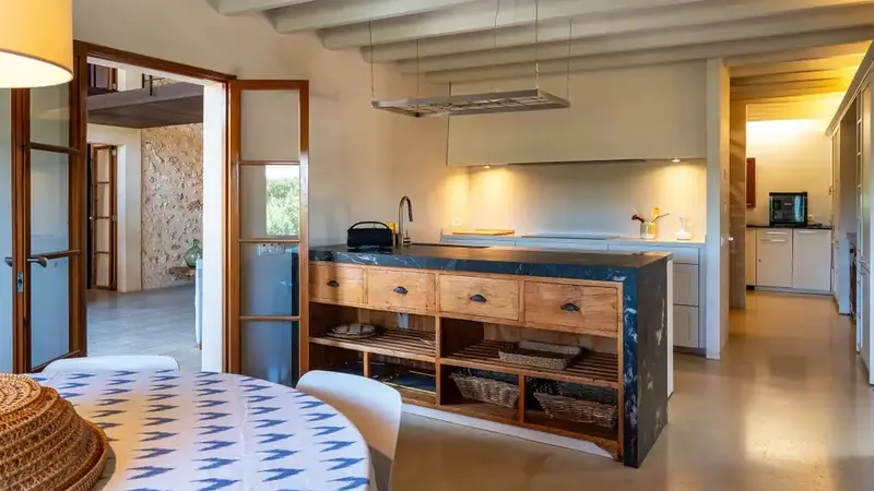 Ubicada en la exclusiva y tranquila zona de Sa Casa Blanca, Palma, esta extraordinaria finca rústica representa el perfecto equilibrio entre — photo 4