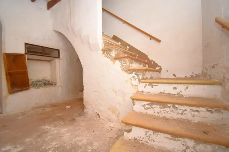 Interesting house for total renovation of 270 m² built in the old town of Muro, just a minute's walk from the — photo 7