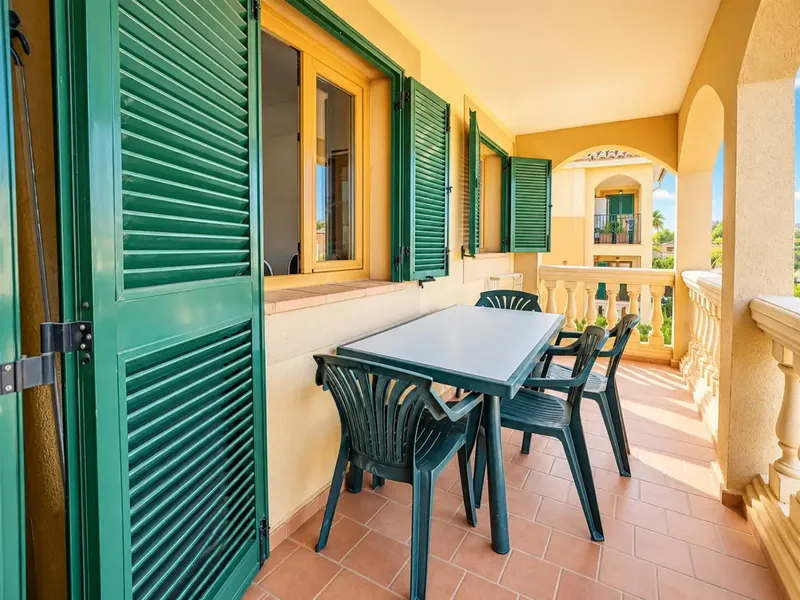 Dúplex en Es Caülls, Marratxí, ubicado en un cuidado complejo residencial con jardines y piscina comunitaria. La vivienda ofrece aproximadam — photo 7