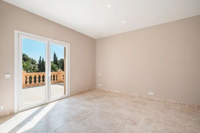 Exquisite villa with swimming pool in Sol de Mallorca, Southwest Mallorca — photo 11