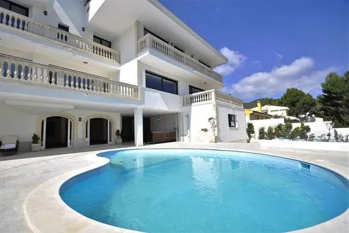 Son Vida: Modern and spacious villa in idyllic location with pool in Son Vida — photo 1