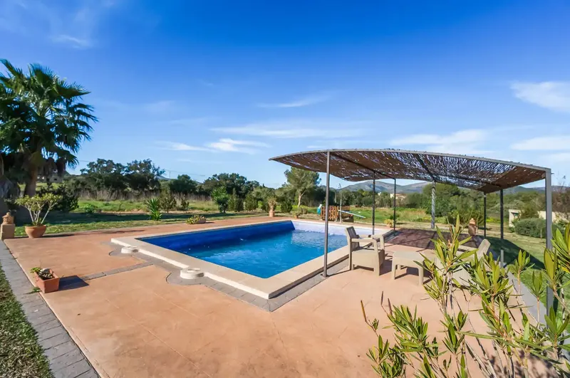 Fantastic estate in Artà consisting of 2 houses on the same plot, separated by a wall and a fence, offering wonderful views of the mountains — photo 3