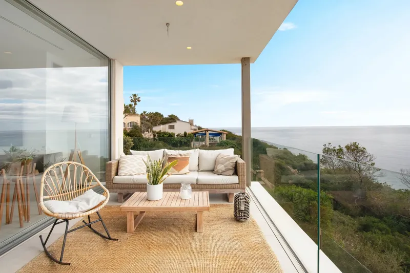 Modern chalet for sale on the frontline in Porto Cristo — photo 5