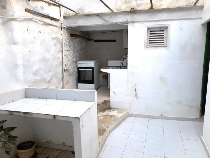 Located on a quiet street, just 5 minutes from the center of Pollença, this townhouse is a unique opportunity for those seeking a — photo 12
