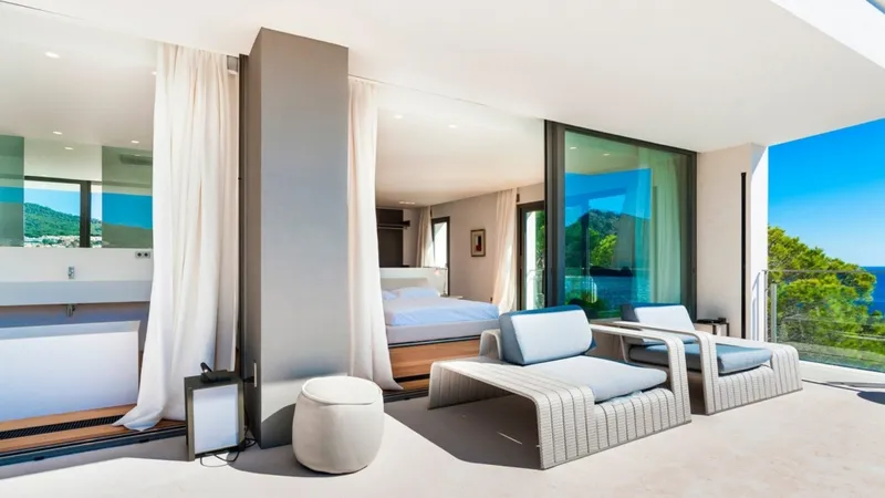 Beachfront Modern Luxury Villa with Spectacular Views in Camp de Mar — photo 10