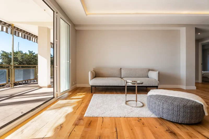 Modern sea view apartment in Paseo Maritimo — photo 4