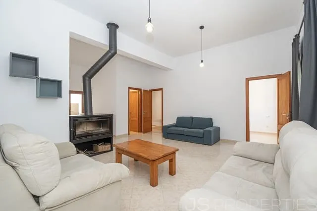 Townhouse for sale in Petra, Mallorca — photo 1