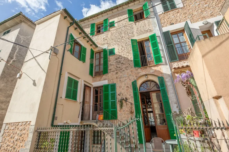 Modernistic town house in Sóller — photo 1