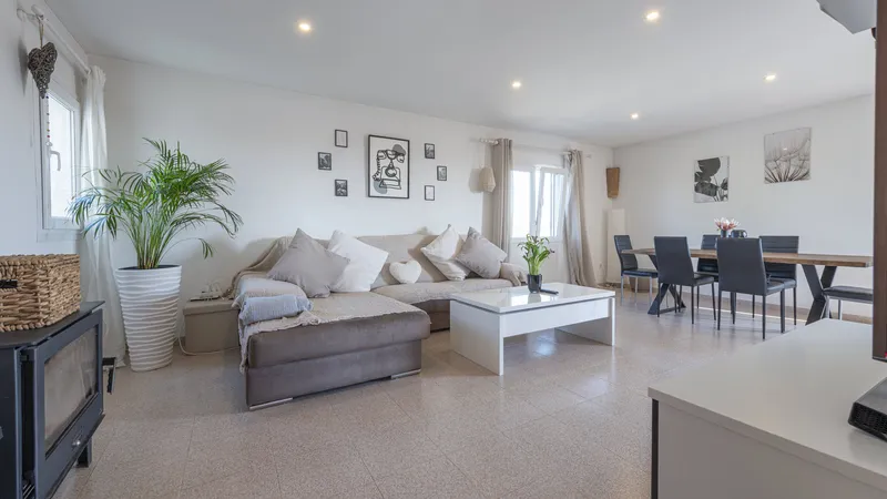 Partly renovated country house in Ses Salines, with absolute privacy, distant views & close to the beach — photo 5