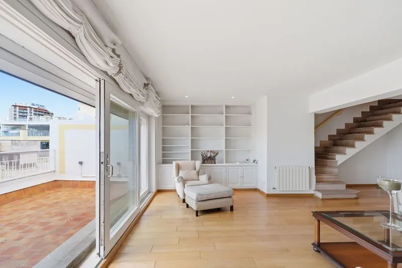Penthouse for sale in Calle de Font i Monteros — photo 1