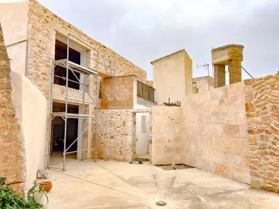House in Santanyí with 330 m² built area, 593 m² plot, 3 bedrooms, 3 bathrooms, lift, and pool — photo 4