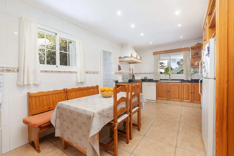 Sunny house with expansion reserve in sought-after residential area — photo 7