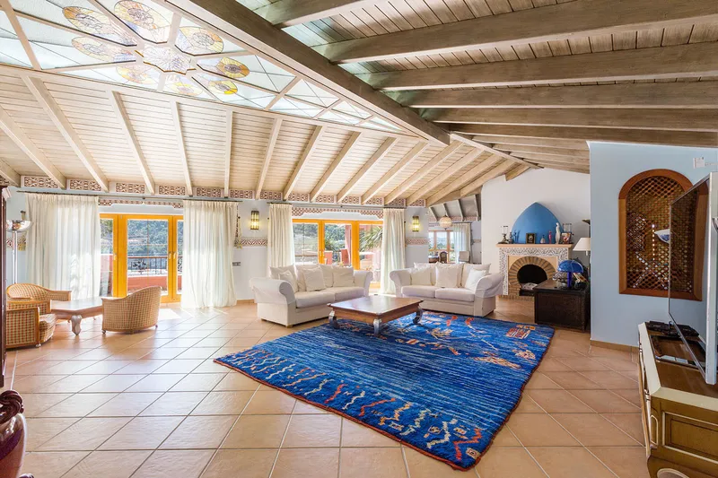 4-bedroom luxury villa with sea access for rent — photo 8