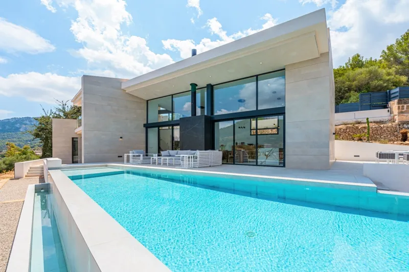 Timeless Designer Villa with Infinity Pool and Panoramic Views of the UNESCO World Heritage Serra de Tramuntana — photo 1