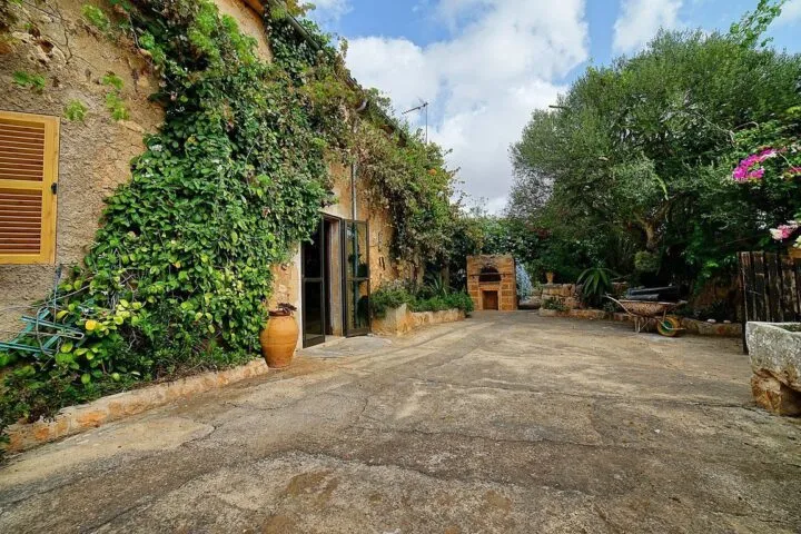Village house with garden and pool for rent, Es Llombards — photo 1