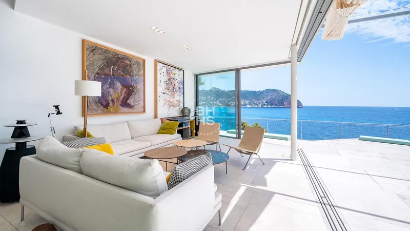 Villa for sale in Canyamel — photo 1