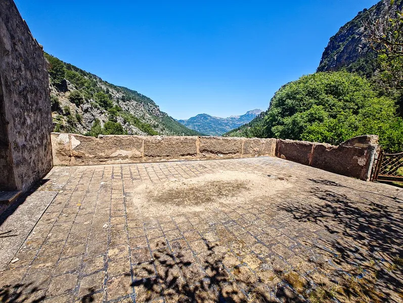 Mallorcan charm and great renovation potential in a privileged setting in Sóller — photo 9