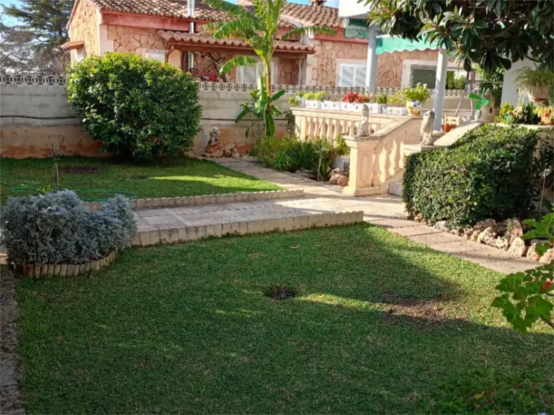 Chalet in Palmanyola with 4 double bedrooms, 2 full bathrooms, 2 living-dining rooms, kitchen with pantry. 230 m² built on plot — photo 6