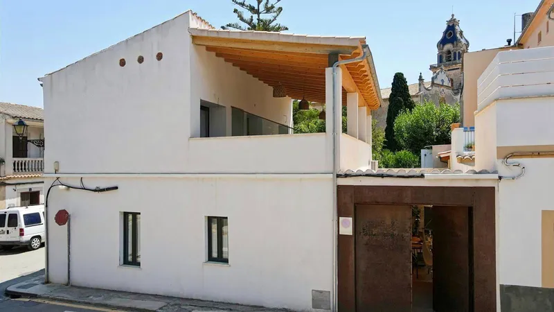 Detached House in the Heart of Santa Maria: A Unique and Unrepeatable Opportunity — photo 1
