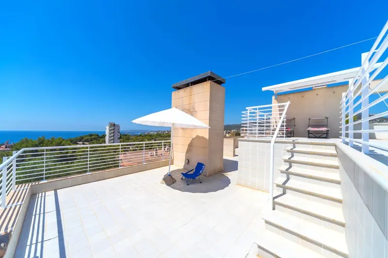 This exclusive penthouse is located in Bonanova, one of the most prestigious areas of Palma, known for its tranquility, beauty and proximity — photo 8
