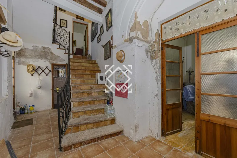 Charming Townhouse for Sale in the Old Town of Pollença with Great Renovation Potential and Panoramic Views — photo 12