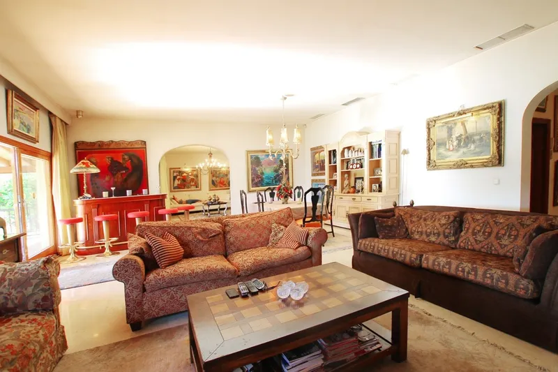 Mediterranean villa on large plot with pool and golf views in top location in Son Vida — photo 10