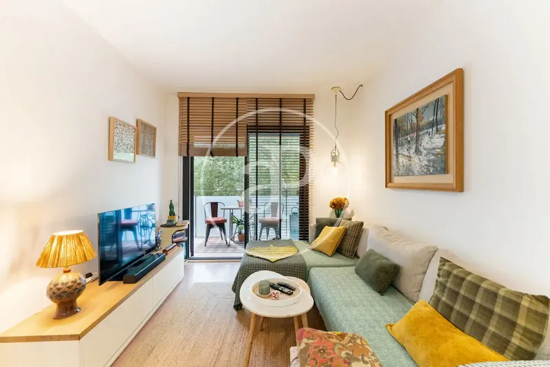 Reformed 100 m² flat for sale in Llevant — photo 1