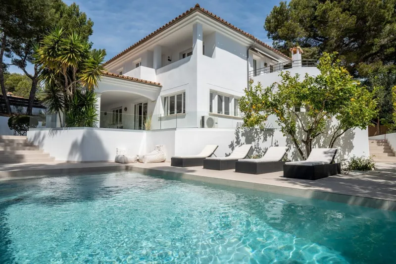 Recently renovated four bedroom villa with pool and garden in Santa Ponsa — photo 2