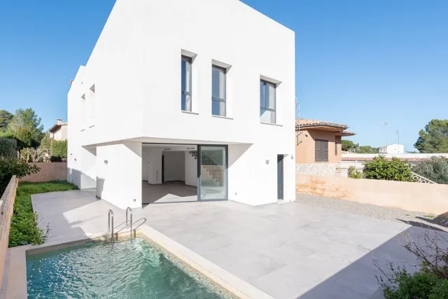 Son Serra de Marina modern style house for sale with roof terrace and easily maintained gardens — photo 1