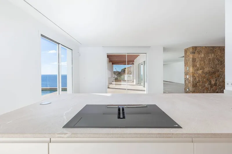 Modern renovated luxury villa with breathtaking sea views — photo 9