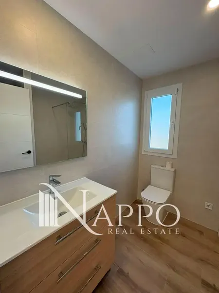 Nappo Real Estate is pleased to present this elegant recently renovated penthouse, located on the second floor of a well-maintained complex — photo 8