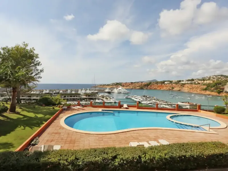 This luxurious apartment is located on the first line with views to Port Adriano in El Toro, southwest coast of Mallorca. — photo 9