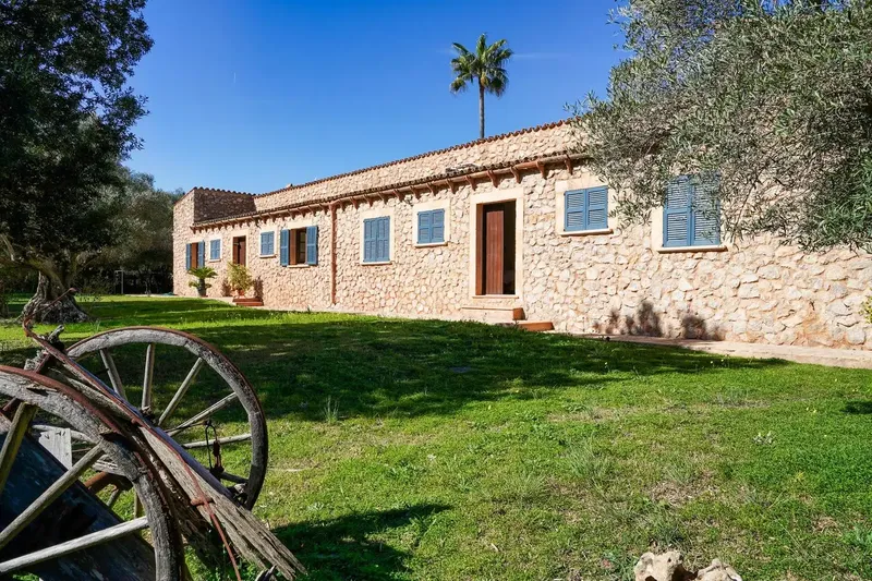 Splendid rustic finca with holiday rental license for 12 people, 4 minutes by car from Canyamel beach and the golf course — photo 1